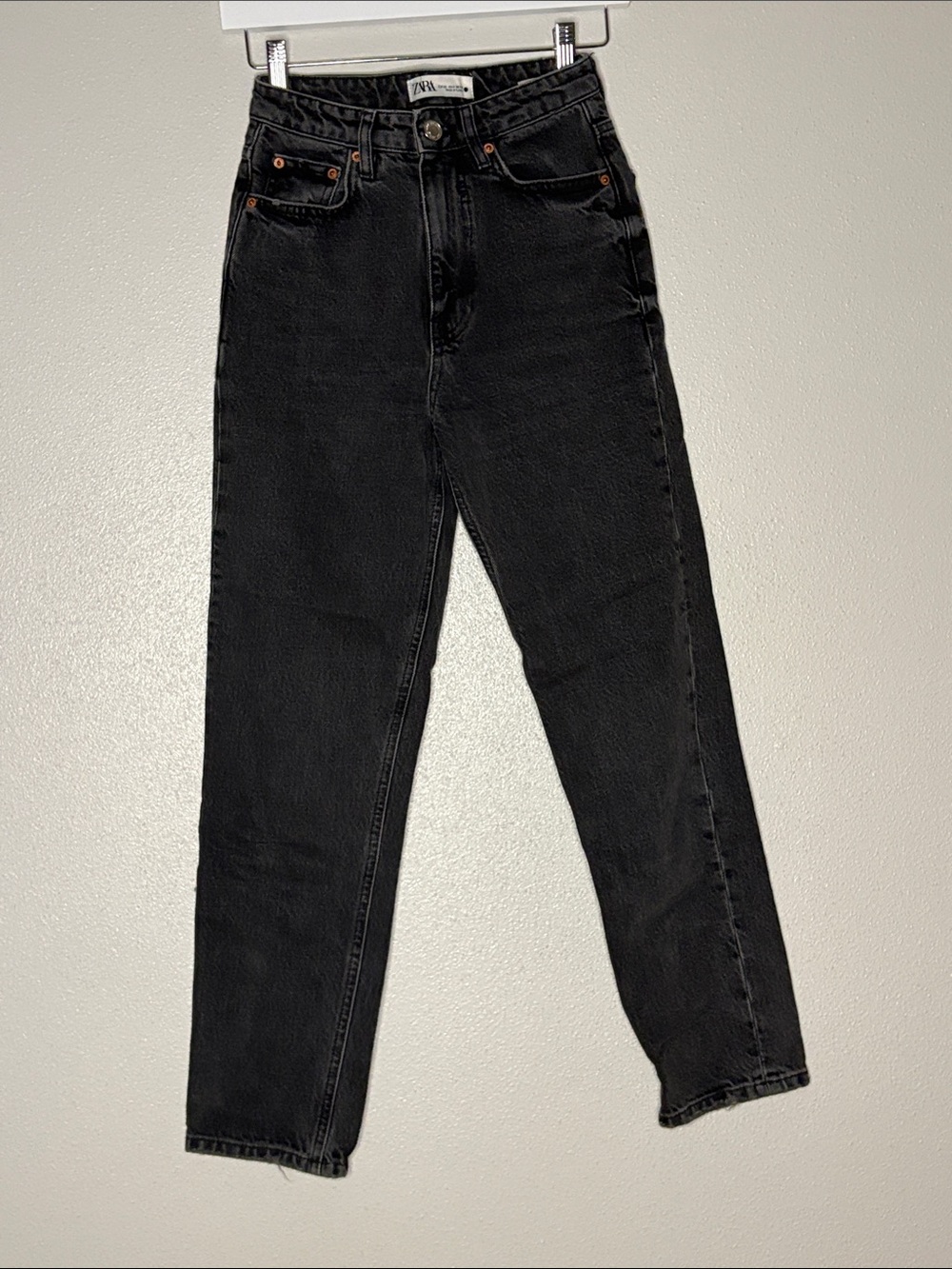 Zara Z1975 The 90s Mom Fit High Rise Jeans Faded Black Size 0